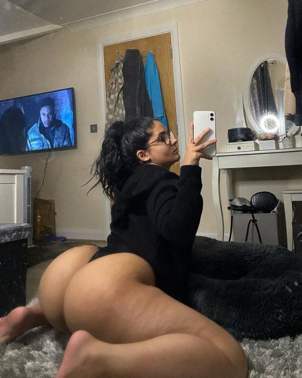 mel.farahmand-___CEbYZsTpNg5___-.jpg
