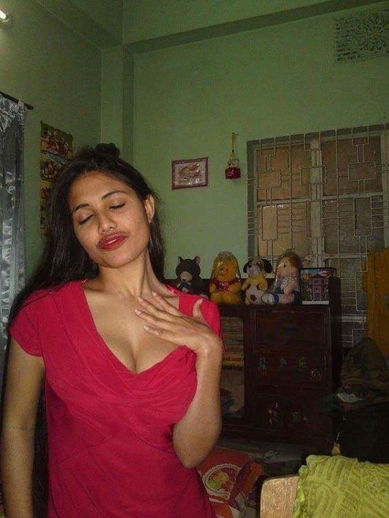 1360253576_AnujSinghcollection051.thumb.jpg.06db9b3a27bb6bbda8734555fba046f8.jpg