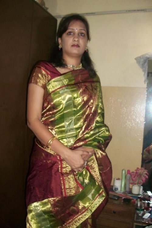 Desi Hot MOM Nude Photos Leaked by Son (1).jpg