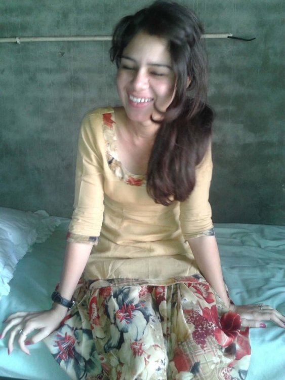 Young Muslim Girl With BF Nude Photos (23).jpg