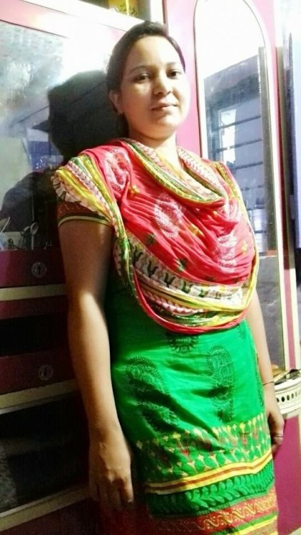 Busty Muslim Aunty Nude Photos (1).jpg
