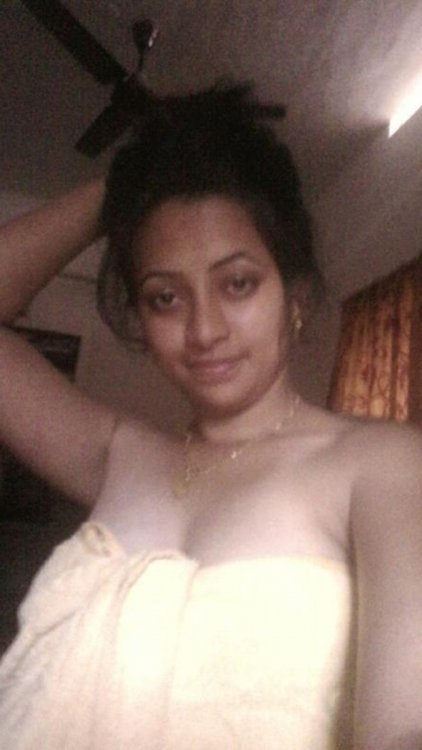Tamil Sofatware Employee Harini Nude Pics (45).jpg