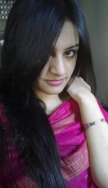 Busty Hot Paki Nude Selfies (1).jpg