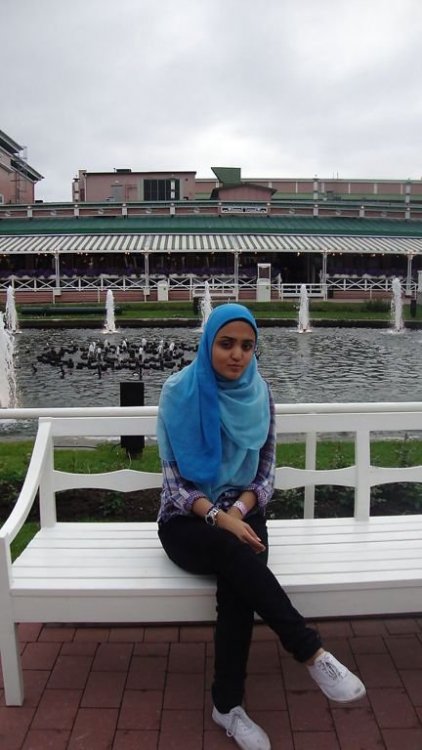 Paki Girl from UK University (30).jpg