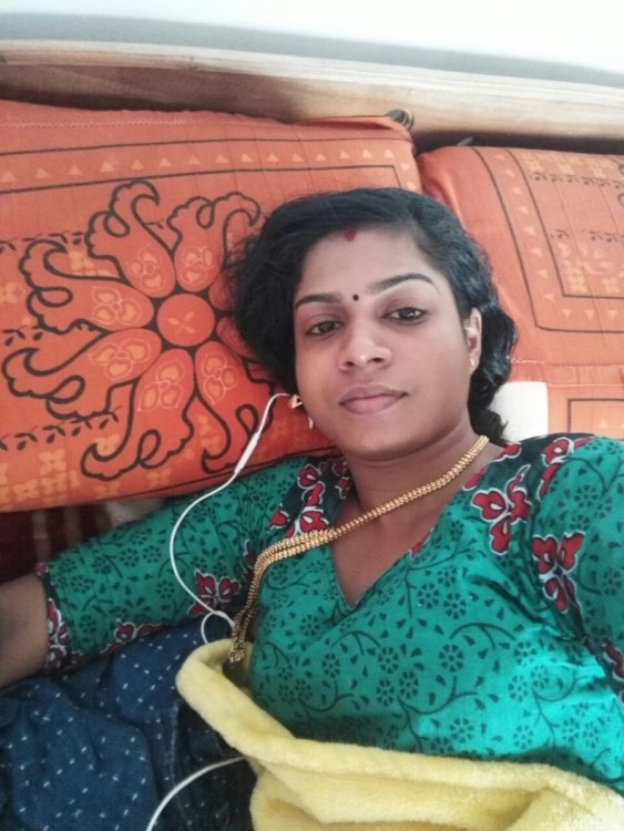 Hot Tamil Wife Showing Tight Pussy (6).jpeg