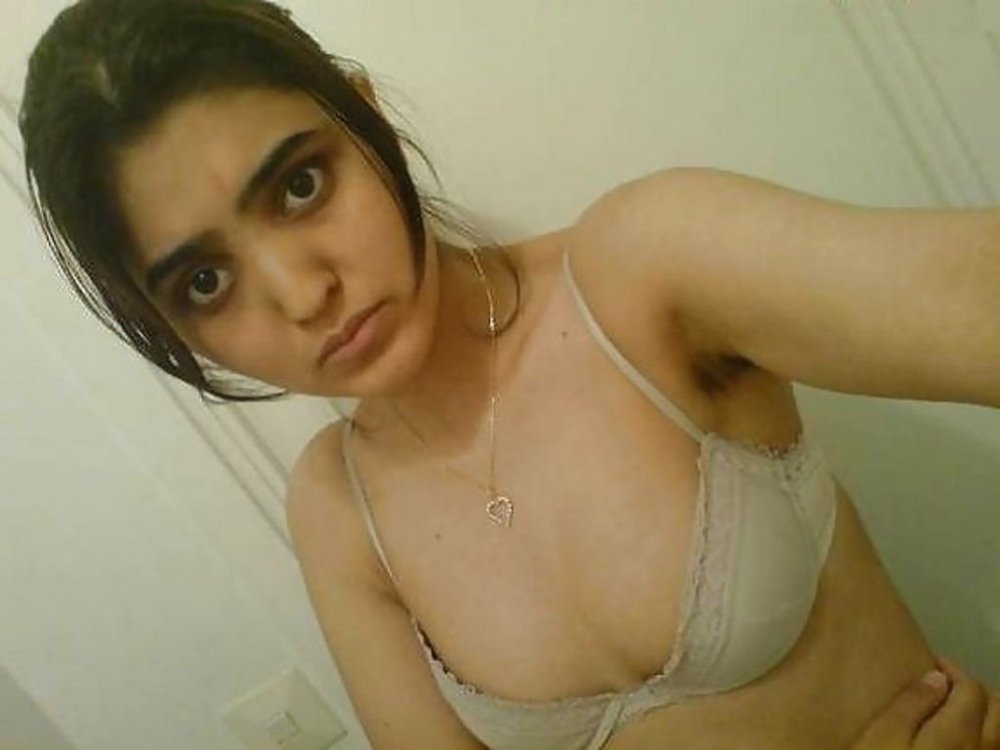 Paki Girl from UK University (31).jpg