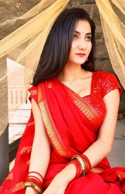 RED SAREE GIRL MADARA SADHU (10).jpg