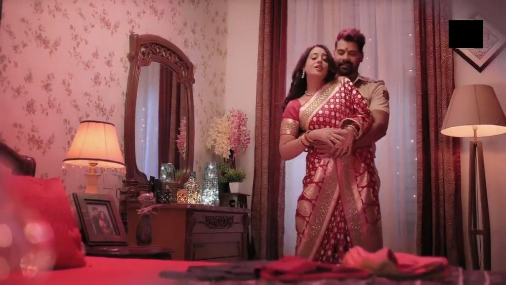 redditsave.com_mahie_gill_hot_scenes_in_fixerr_s01_2019-yxn3sajfqe891_exported_1300.jpg