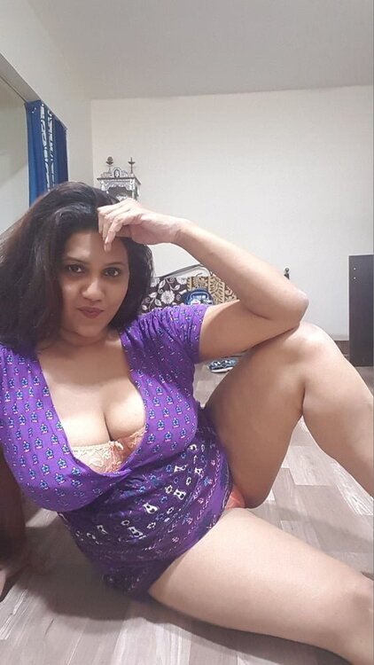 Dirty Pooja Aunty Asshole & Bikini Show 160 pics (60).jpg