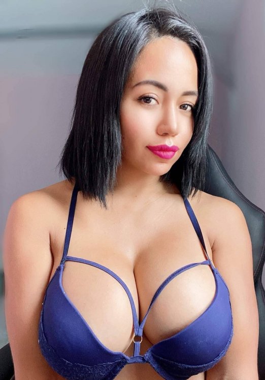 Mujer Luna Bella (8).jpg
