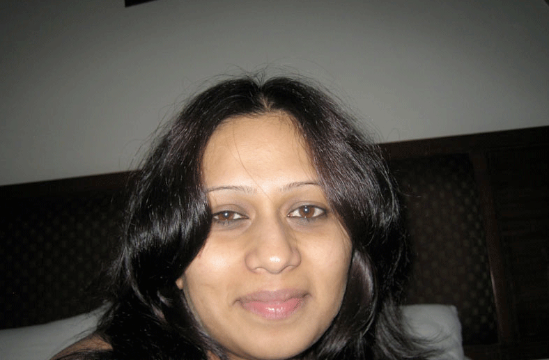Desi-wife-daring-nude-act-7.gif.5b833b84d90969b95372c0be829d793a.gif